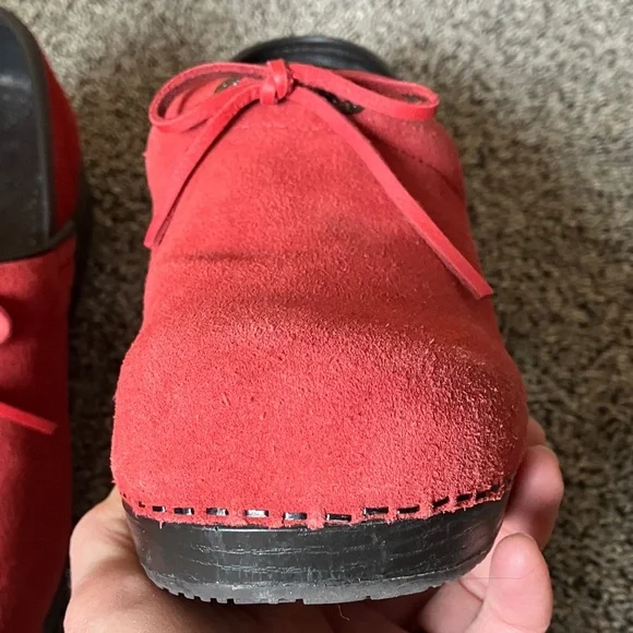 Lands' End Red Suede Women's Clogs - Picture 3 of 8